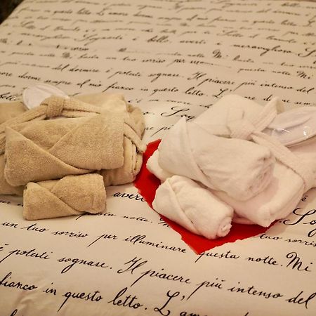 Bed Art Relaxing Suite - Appartamento Con Sauna Love Suite Gallery San Benedetto del Tronto Bagian luar foto